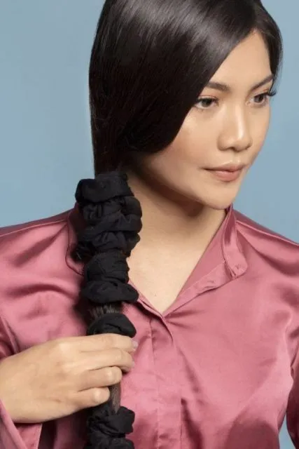 7 Cara Meluruskan Rambut yang Mengembang Tanpa Catokan atau ke Salon 9 Cara meluruskan rambut yang bergelombang