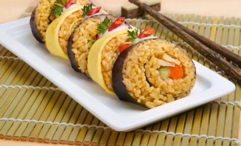Nggak Cuma Indomie, Ternyata Sushi juga Bisa Kena Penistaan Makanan. Ini 11 Buktinya! 21