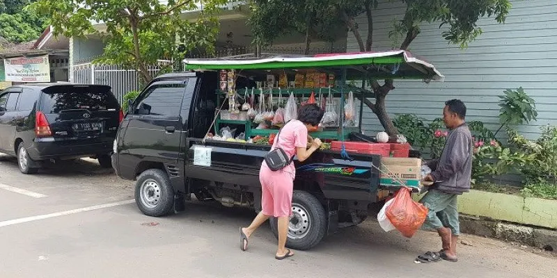 Permasalahan Absurd yang Kerap Terjadi pada Tukang Sayur Keliling. Sabar~ 10
