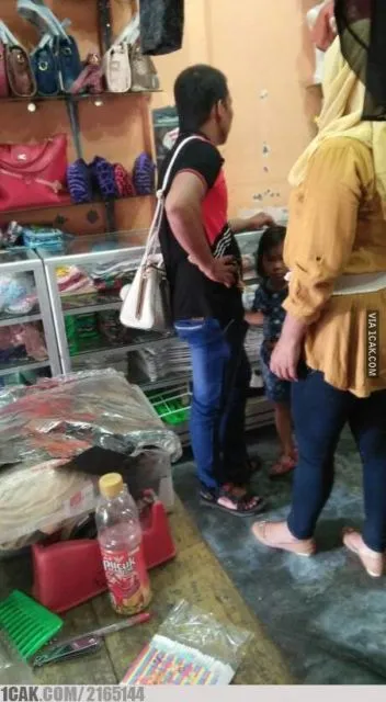 Bukti Bahwa Pasar Adalah Tempat Berkumpulnya Orang Paling Random 12