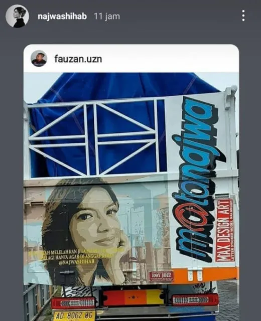 11 Potret Najwa Shihab di Belakang Truk ini Bikin Gagal Fokus. Ternyata Memang Banyak Penggemarnya~ 16