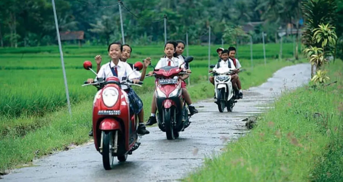 5 Realitas di Desa yang Nggak Kalah ‘Gelap’ dari Kehidupan di Kota. Sekarang Sama Aja~ 6