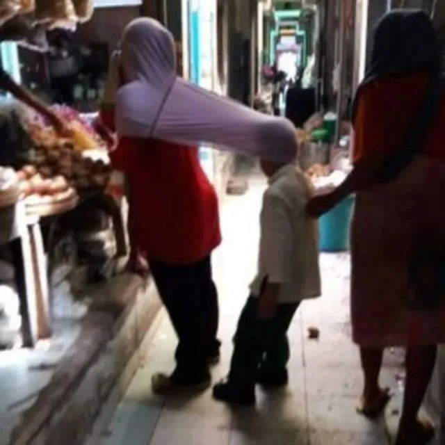 Bukti Bahwa Pasar Adalah Tempat Berkumpulnya Orang Paling Random 21
