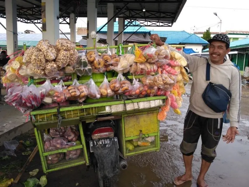Permasalahan Absurd yang Kerap Terjadi pada Tukang Sayur Keliling. Sabar~ 8