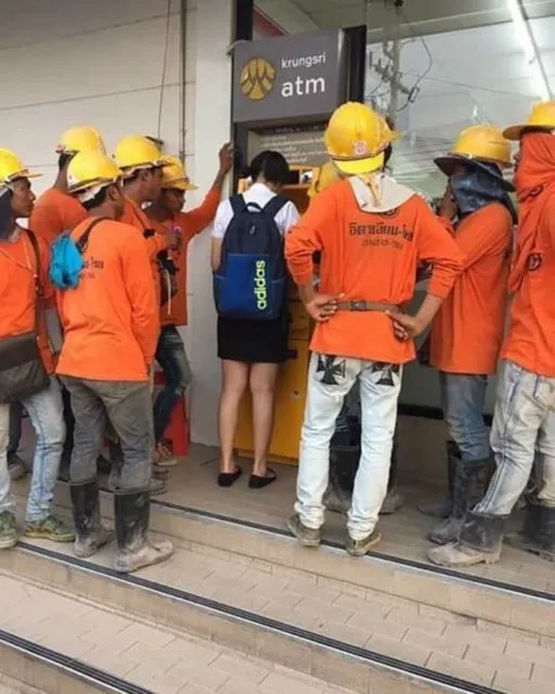 11 Momen Paling Canggung yang Pernah Terekam Kamera. Pasti Rasanya Malu Gimana Gitu~ :D 18