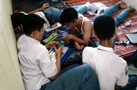 Perbedaan Nasib Pemilik Kamar Antara Cewek dan Cowok Setelah Temannya Nginap. Repot Bener :( 5