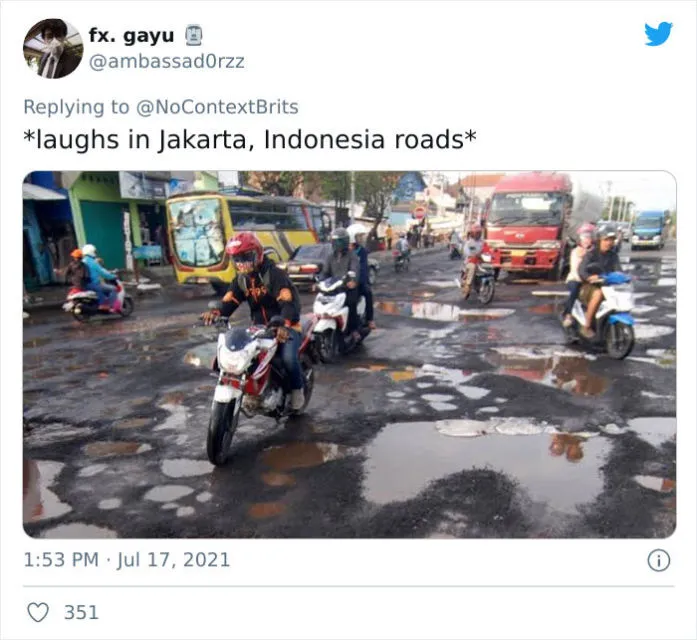 10 Potret Kebobrokan Jalan Raya dari Berbagai Negara yang Bikin Tepok Jidat, Ngeri-Ngeri Kocak 18