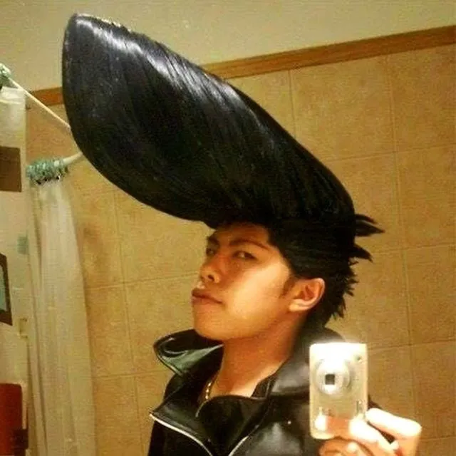 Nggak Cuma Cinta yang Bikin Kita Nggak Paham sama Hidup, Gaya Rambut Aneh ini juga! 15