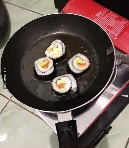 Nggak Cuma Indomie, Ternyata Sushi juga Bisa Kena Penistaan Makanan. Ini 11 Buktinya! 17