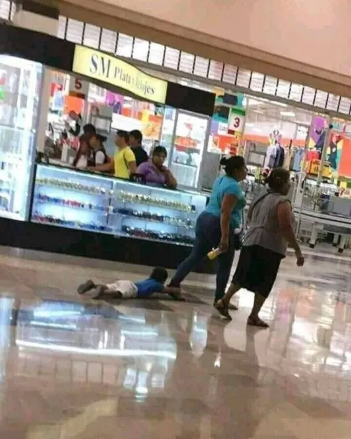 Bukti Bahwa Pasar Adalah Tempat Berkumpulnya Orang Paling Random 17