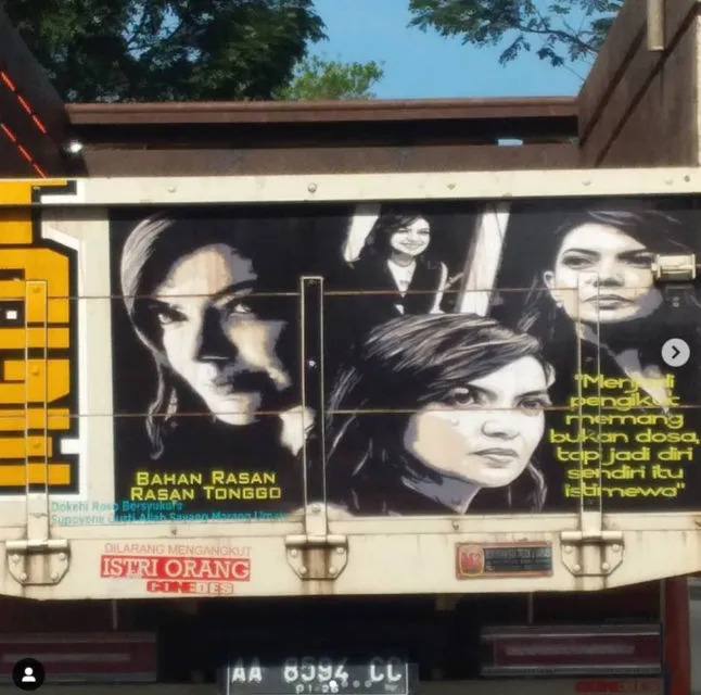 11 Potret Najwa Shihab di Belakang Truk ini Bikin Gagal Fokus. Ternyata Memang Banyak Penggemarnya~ 21