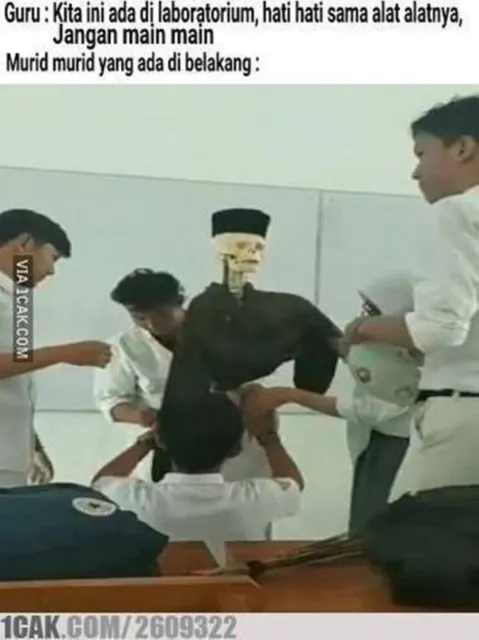 11 Meme Kocak ini Bikin Iri Anak-Anak Sekolah Zaman Sekarang. Kapan Bisa Merasakan Begini, ya? :( 19