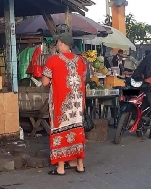 Bukti Bahwa Pasar Adalah Tempat Berkumpulnya Orang Paling Random 13
