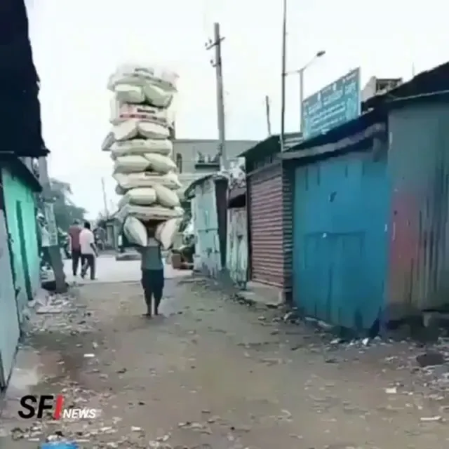 Keistimewaan Jadi Kuli Bangunan, Nggak Perlu Fitness Badannya Udah Auto Keren. Ini Buktinya~ 18