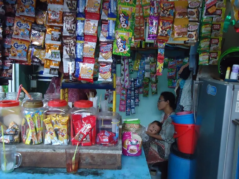 Melihat Derita Anak yang Disuruh Jaga Warung Ibunya. Kalau Nggak Apes sih, Apes Banget~ 8