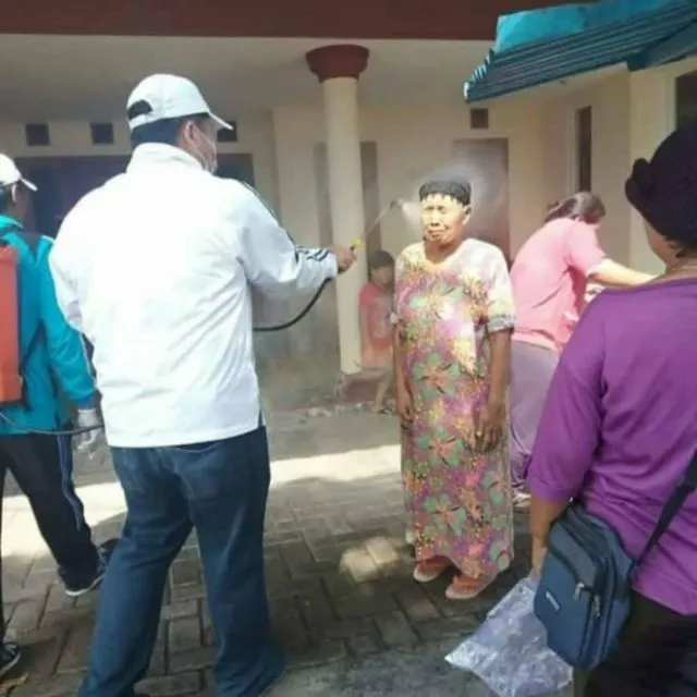 11 Momen Paling Canggung yang Pernah Terekam Kamera. Pasti Rasanya Malu Gimana Gitu~ :D 12