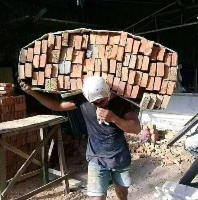Keistimewaan Jadi Kuli Bangunan, Nggak Perlu Fitness Badannya Udah Auto Keren. Ini Buktinya~ 15