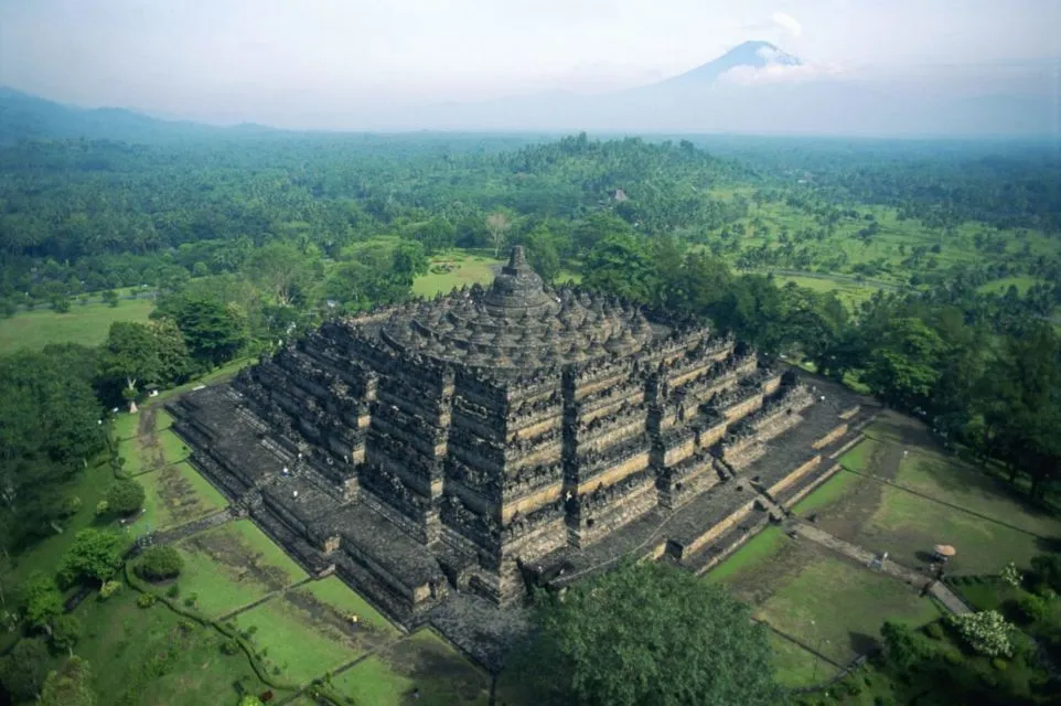 Masih Kokoh dan Kian Menarik, 10 Landmark Dunia Ini Ternyata Sudah Berusia Ratusan Tahun 19