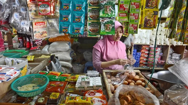 Melihat Derita Anak yang Disuruh Jaga Warung Ibunya. Kalau Nggak Apes sih, Apes Banget~ 9