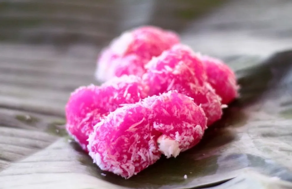 Asal-usul Kue Cenil, Jajanan Pasar Warna-warni Ini Punya Makna Persaudaraan yang Kuat 4