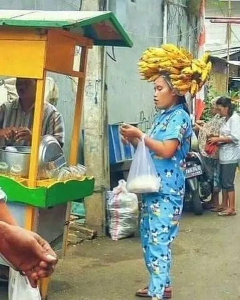 Bukti Bahwa Pasar Adalah Tempat Berkumpulnya Orang Paling Random 22