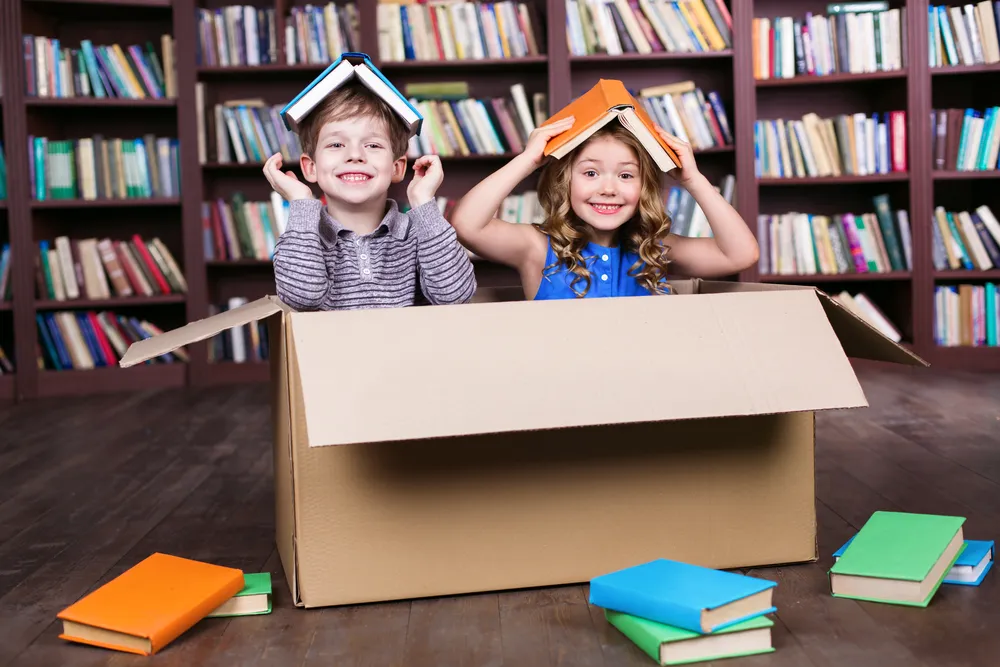 5 Cara Membuat Rak Buku DIY dari Barang Bekas. Nggak Berantakan Lagi! 6