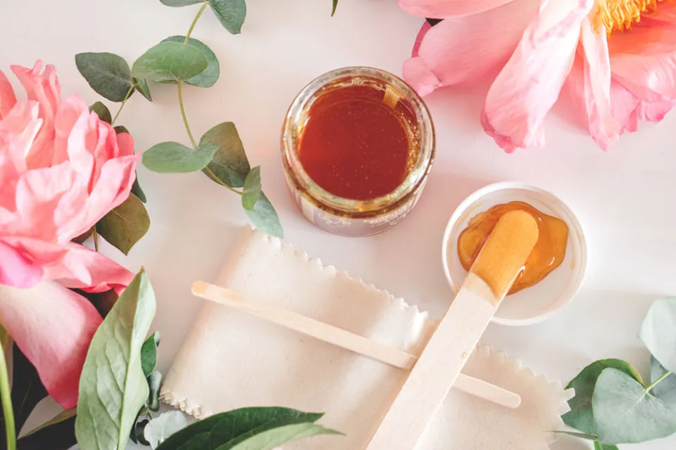 8 Cara Waxing yang Aman, Bisa Dilakukan di Rumah 10