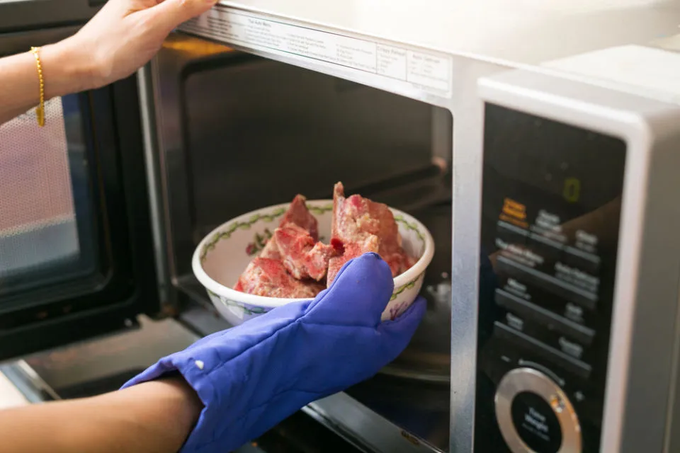 4 Cara Mencairkan Daging Beku dari Freezer yang Benar dan Higienis 7