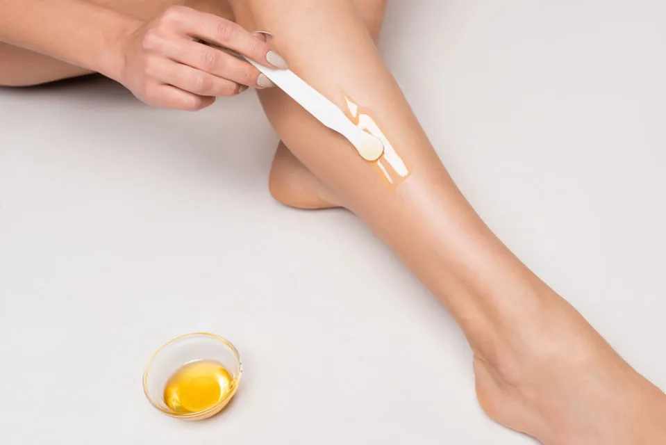 8 Cara Waxing yang Aman, Bisa Dilakukan di Rumah 13