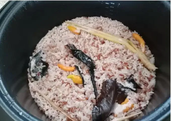 6 Cara Membuat Nasi Uduk yang Gurih dan Tidak Lengket Pakai Rice Cooker 9 cara membuat nasi uduk