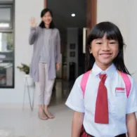 6 Alasan Orang Tua Beruntung Punya Anak Perempuan; Berharga, Unik dan Istimewa!