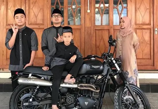 11 Rumah Artis dengan Desain Tradisional. Tampilannya Hangat dan Estetik 20