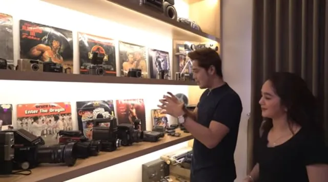8 Artis yang Suka Koleksi Barang Antik. Sampai Bikin Museum Mini! 14