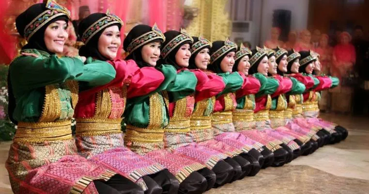 8 Tradisi Unik di Indonesia yang Menjadi Daya Tarik Wisatawan 15