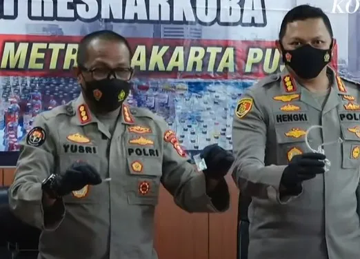 Fakta Seputar Penangkapan Artis RA dan AAB yang Diyakini sebagai Nia dan Ardi Bakrie Terkait Narkoba 4