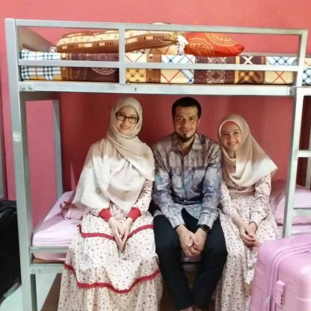 8 Artis Indonesia ini Pilih Sekolahkan Anak di Pondok Pesantren 8