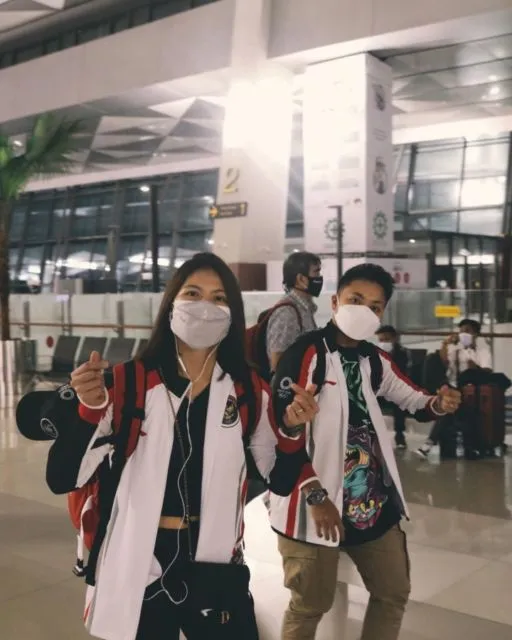 Kepoin 5 Gaya Fesyen Duo Jawara, Greysia Polii-Apriyani Rahayu di Luar Lapangan. Kompak! 4