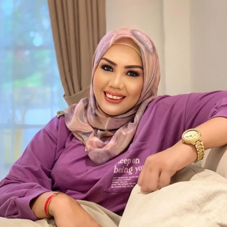 9 Seleb yang Dulunya Adalah Penonton Bayaran. Kini Punya Banyak Fans! 10