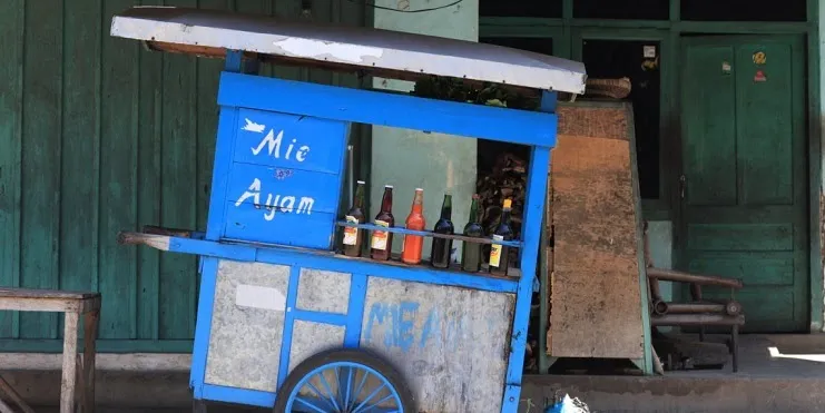 Cara Membedakan Tempat Makan Enak, Murah, dan Mahal Tanpa Lihat Harga. Valid! 16 Gerobak makanan legendaris