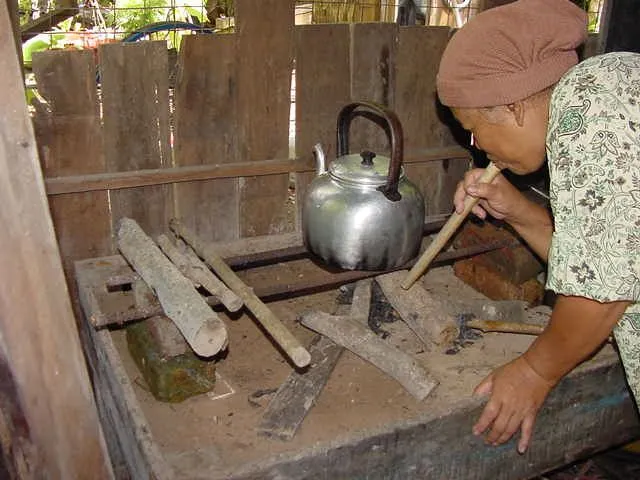 Mengenang Dapur Jadul, Tempat Paling Magis dan Legendaris di Rumah Nenek Sepanjang Masa 8