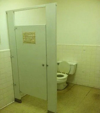 11 Bentuk Toilet yang Bikin Orang Mau Buang Air Aja Pasti Nggak Bakalan Keluar. Auto Seret! 14