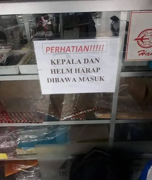 Nggak Cuma Tulisan Dilarang Ngutang, 11 Peringatan Kocak di Toko ini Bukti Susahnya Hadapi Pembeli 18