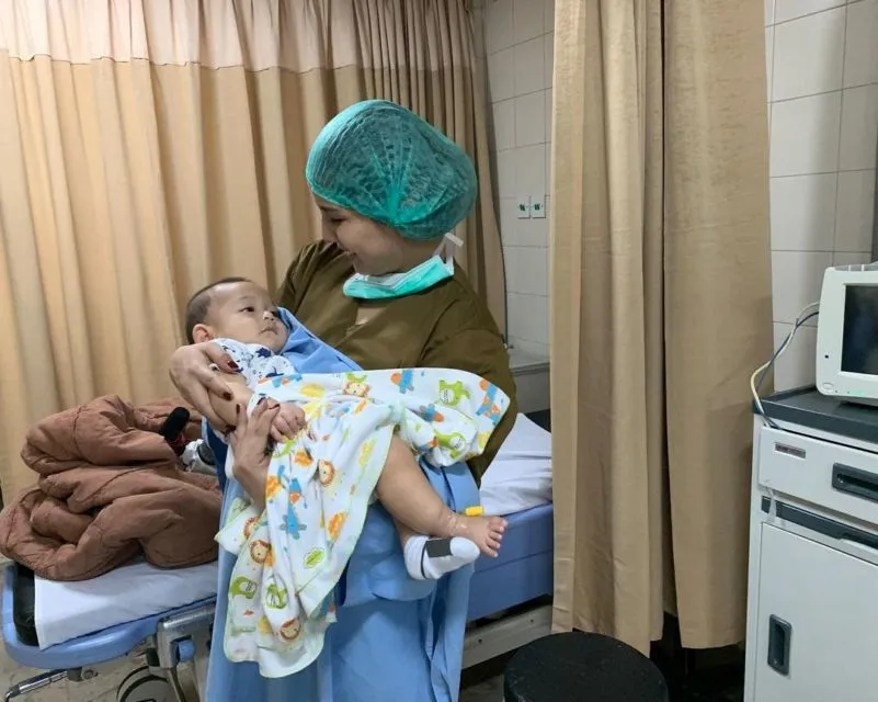 Cerita para Selebriti Tanah Air Soal Sunat Dini Anak Mereka. Apa Ya Alasannya? 4