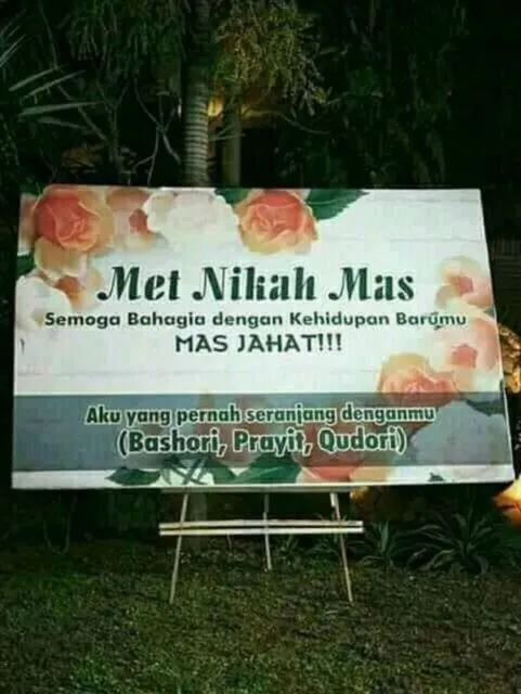 11 Karangan Bunga yang Akan Membuatmu Menyesal Punya Teman Begini. Nggak Ada Akhlak! 14