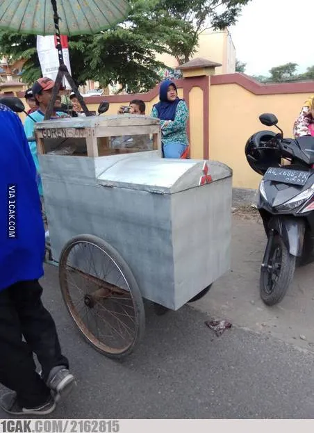 11 Gerobak Makanan dengan Konsep Paling Kocak. Cuma yang Jiwa Seniman yang Kepikiran Bikin Gini 16