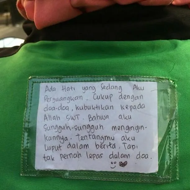 Potret Driver Ojol Ketika Lagi Jatuh Cinta. Bucin Adalah Hak Semuanya! 16