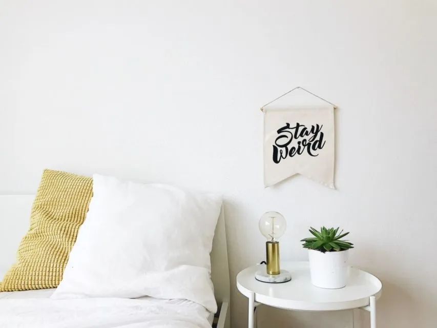 Manfaat Tidur Pakai Silk Pillowcase buat Kulit Berjerawat dan Sensitif. Bikin Kulit 'Tenang'~ 4