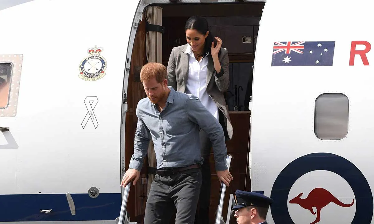 Pulang dari Acara Amal Pakai Jet Pribadi, Pangeran Harry Banjir Kritik dari Publik. Dibilang Munafik 4