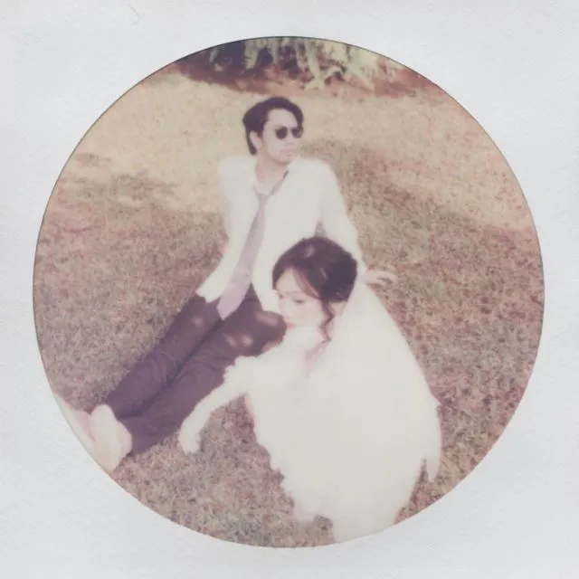 Uniknya 7+ Ide Pre-wedding Tema Vintage ala Album Foto Jadul. Pas Buat Pasangan Old Soul~ 12