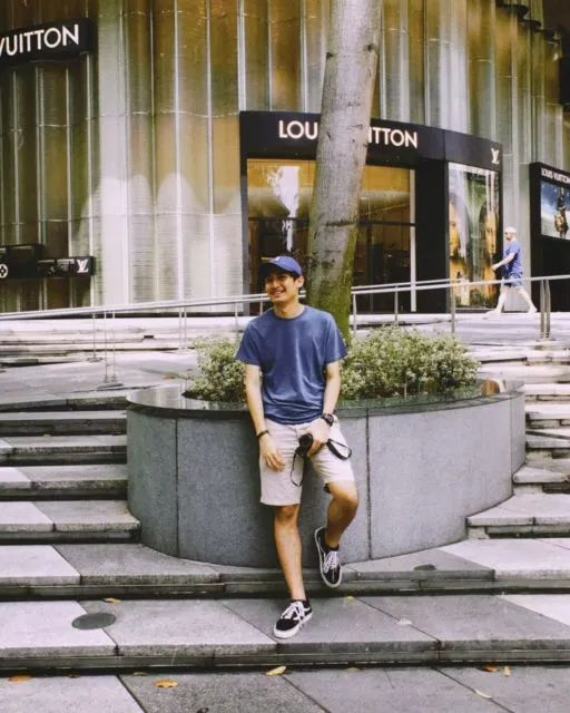 7 Fashion Item Kasual yang Bisa Dongkrak Penampilan Cowok. No Ribet tapi Kecenya Dapet! 11